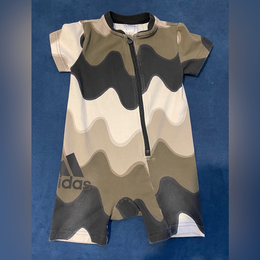 adidas marimekko infant onesie 9-12 months (black, olive green and cream)